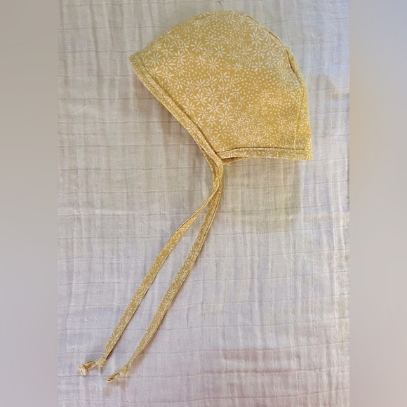 Handmade Pale Mustard Baby Bonnet💛 - Picture 4 of 4
